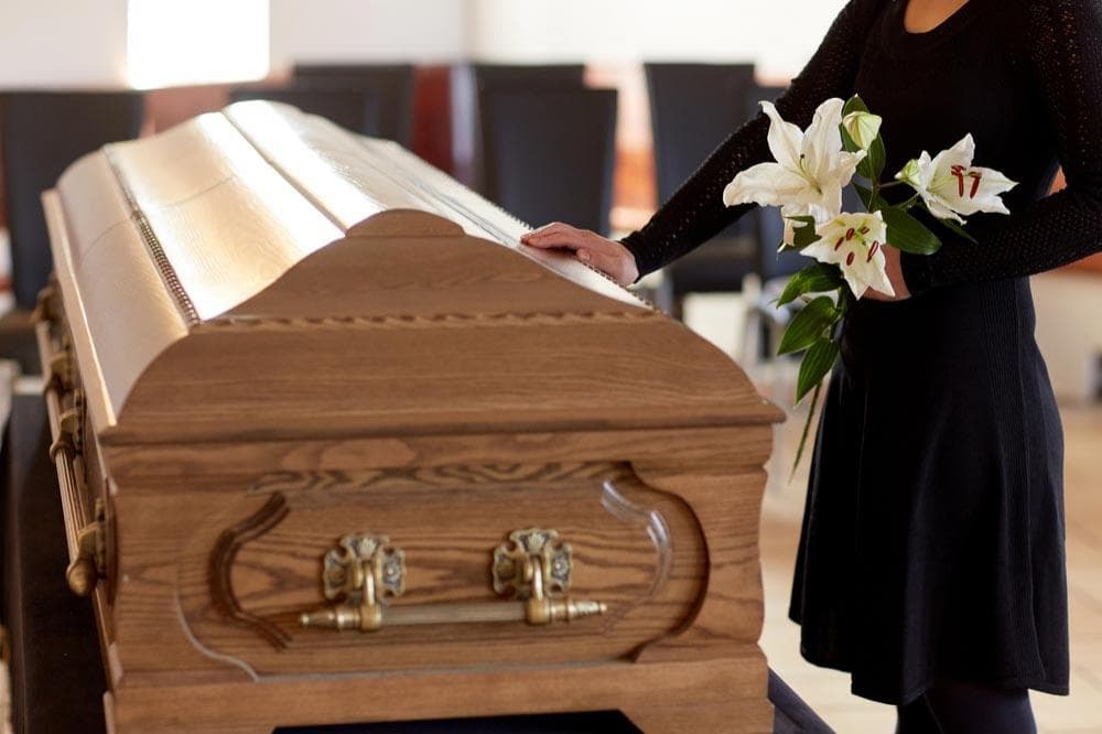 Priprema pokojnika za transport: Higijenski i sanitarni propisi u DE
