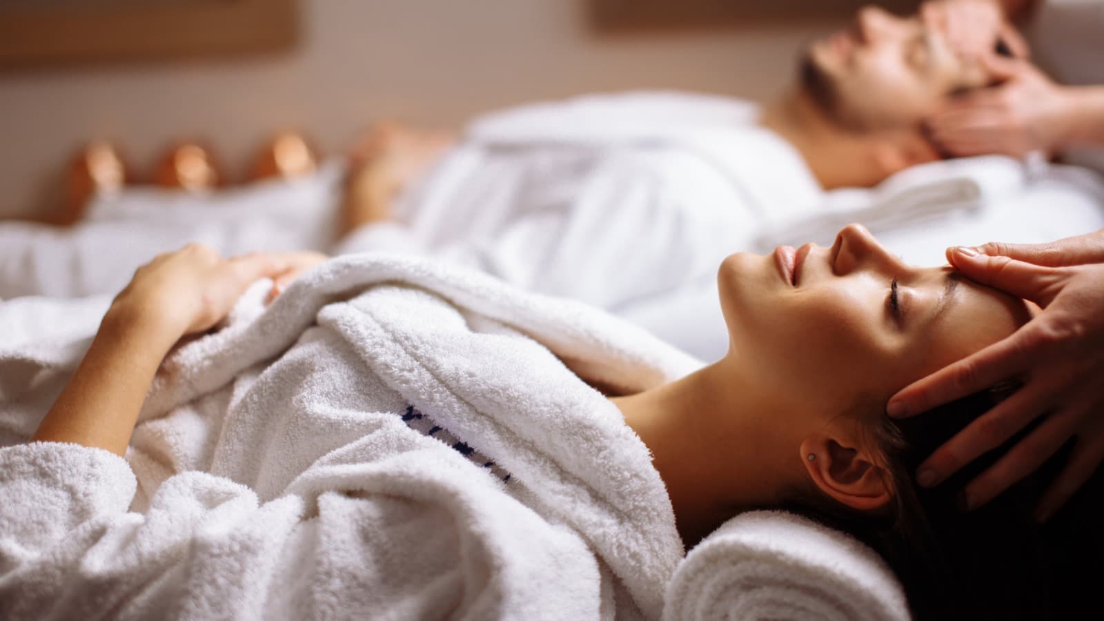 Hot Stone Massage Schulungen Paderborn – Tiefenentspannung fachgerecht erlernen