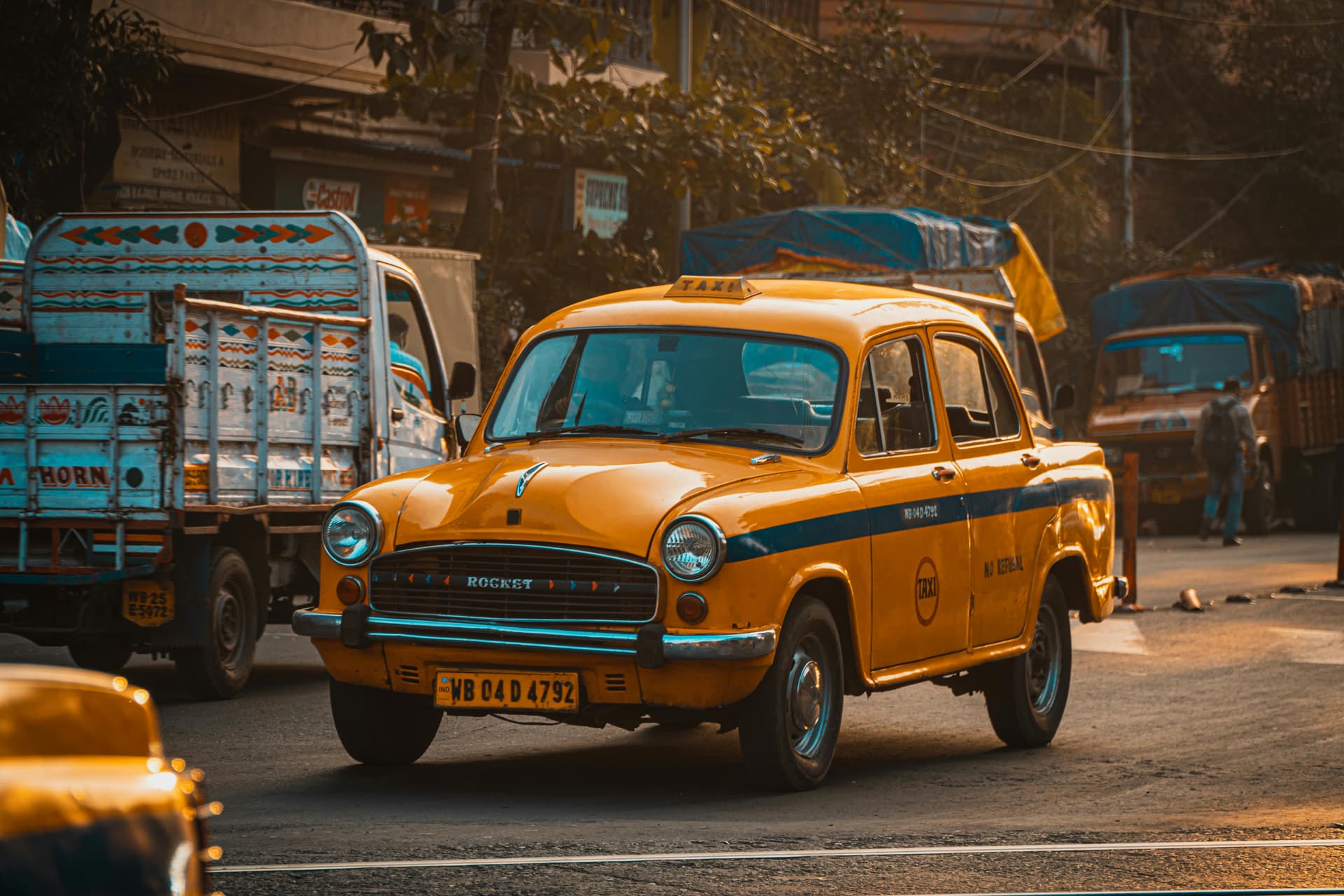 Book West Byfleet Minicabs to Heathrow Airport