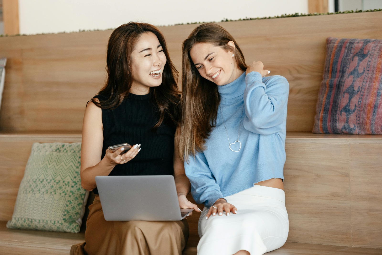 HOW A SOCIAL MEDIA PANEL CAN BOOST YOUR ONLINE INFLUENCE