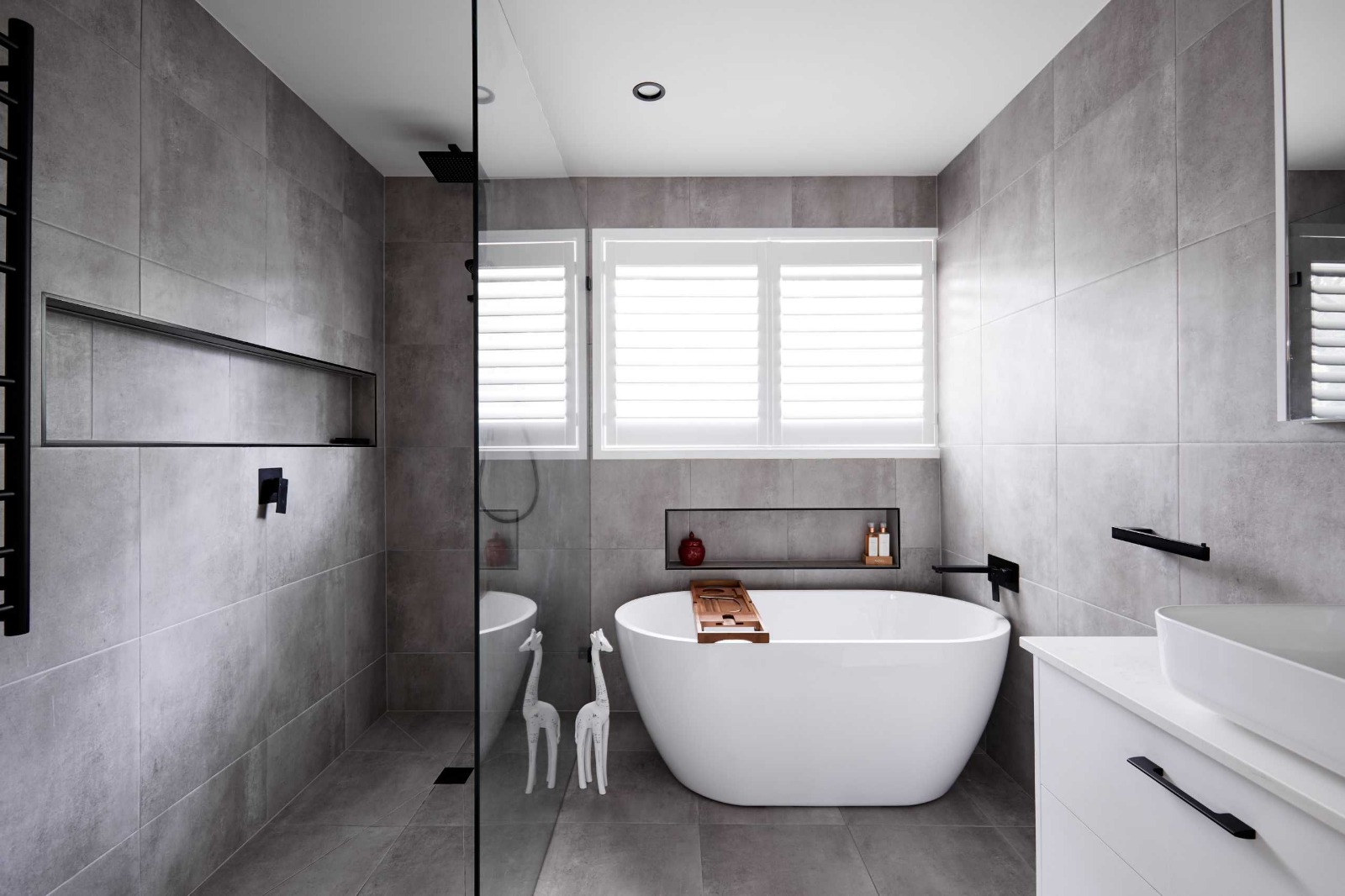 Elegant Showers for a Sleek Bathroom Upgrade