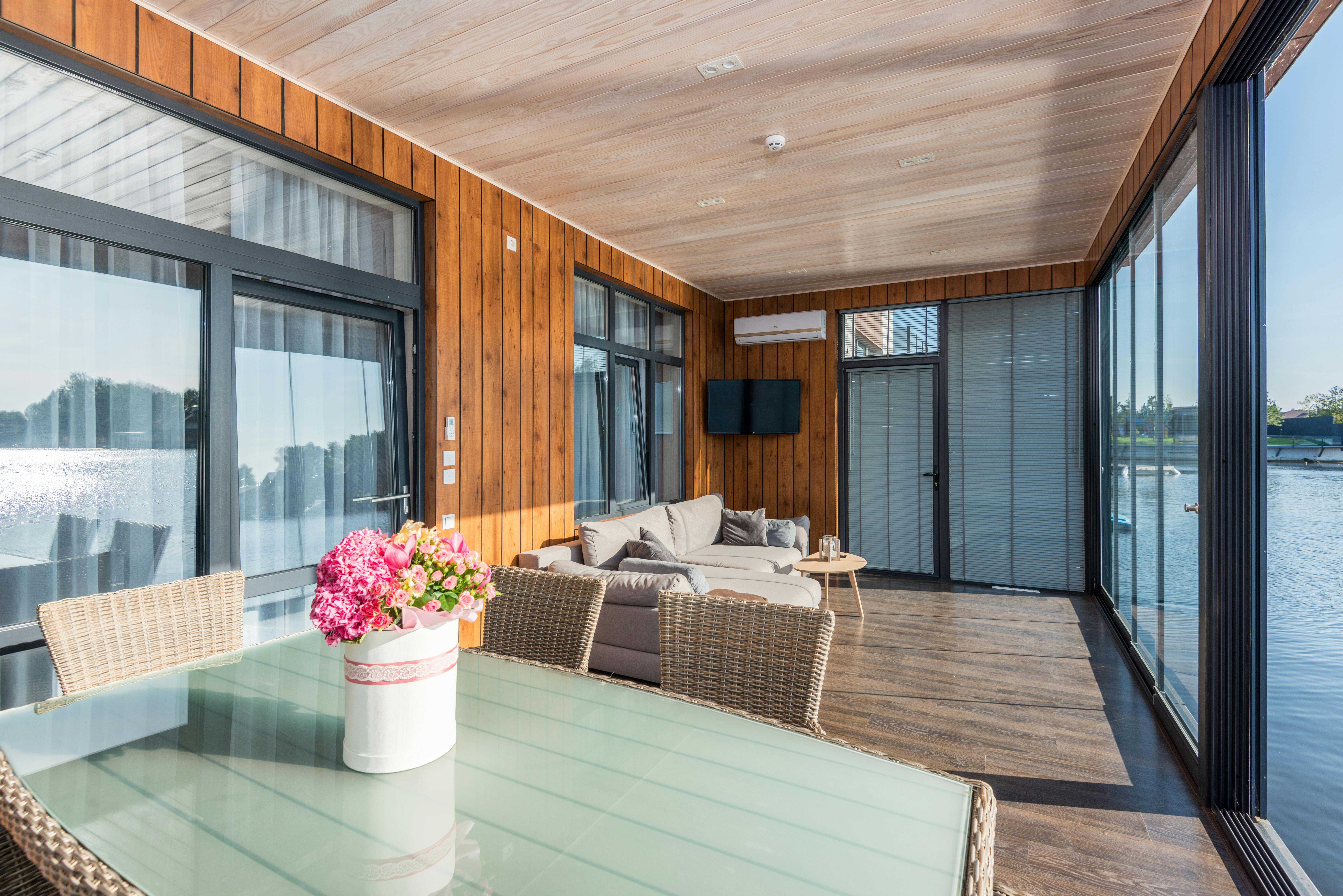 Transform Your Garden with a Beautiful Outdoor Sunroom