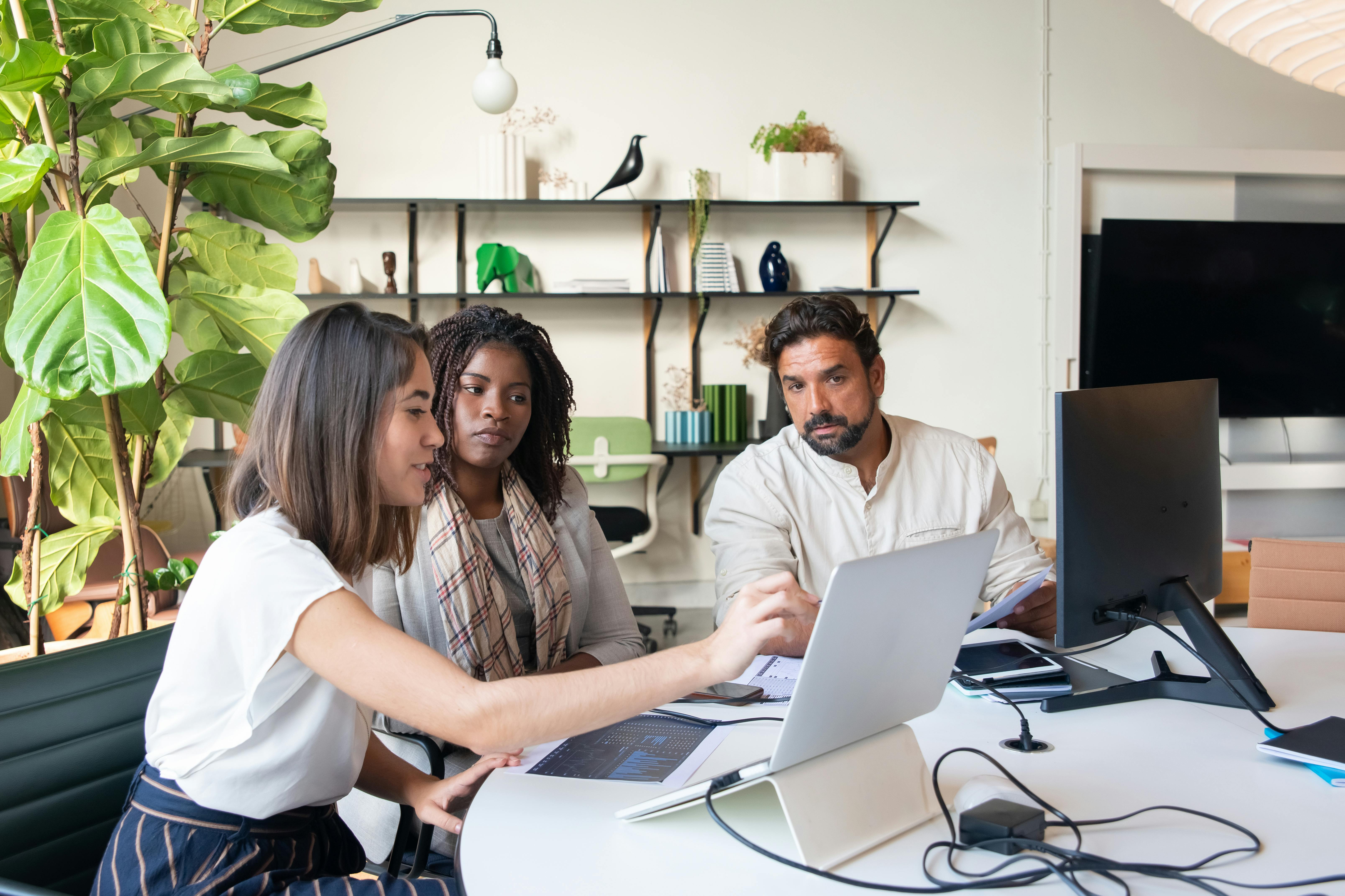 Why Alternatives to University Are Growing in Popularity