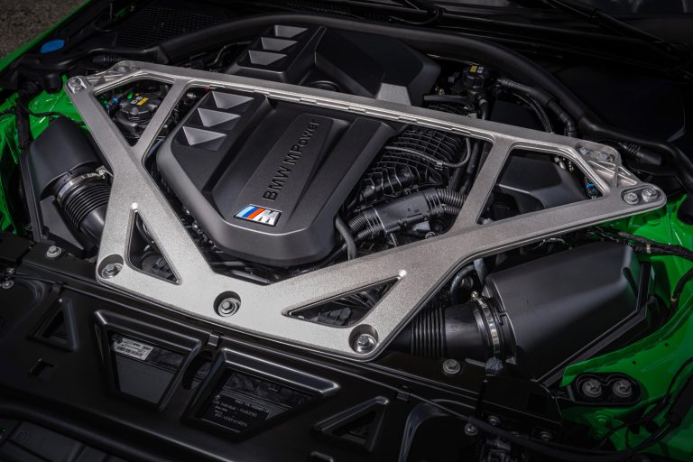 bmw-m3-engine-bay