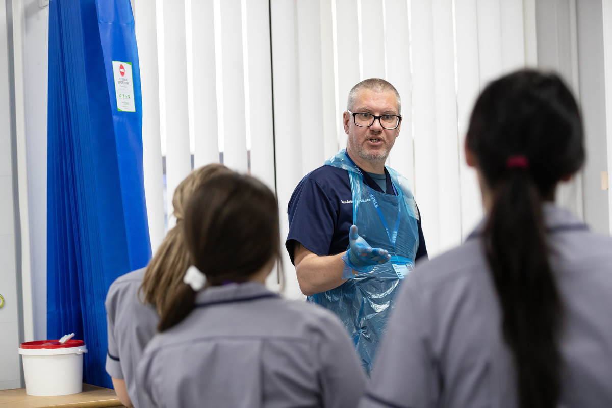 Apprenticeships UK and Why Applications Are Rising