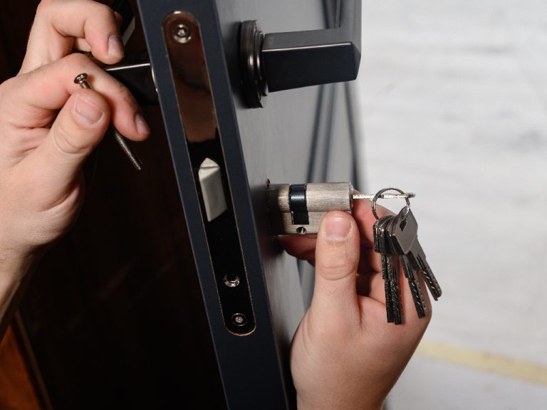 66d83ac9ffcbb1760d28df88_residential-locksmith-joinery